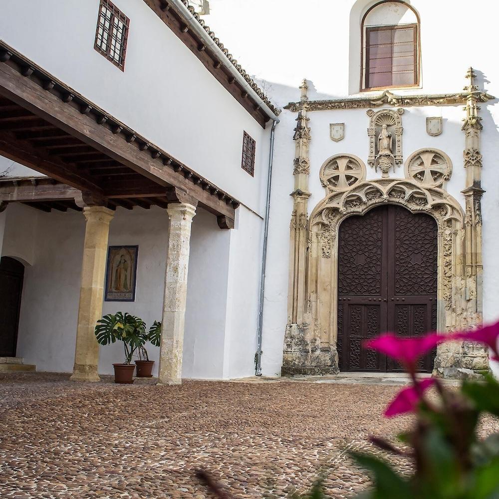 Hostal Bellido Montilla Exterior photo