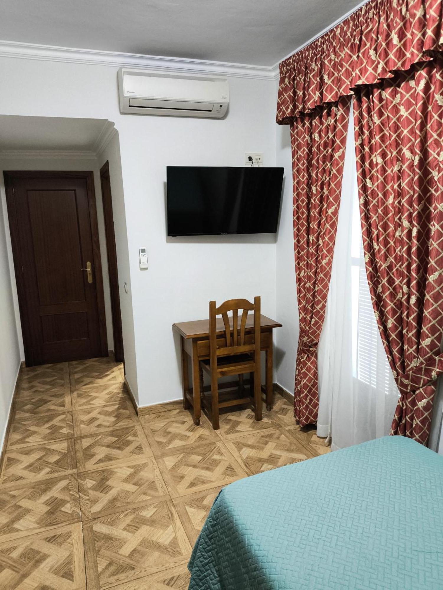 Hostal Bellido Montilla Exterior photo