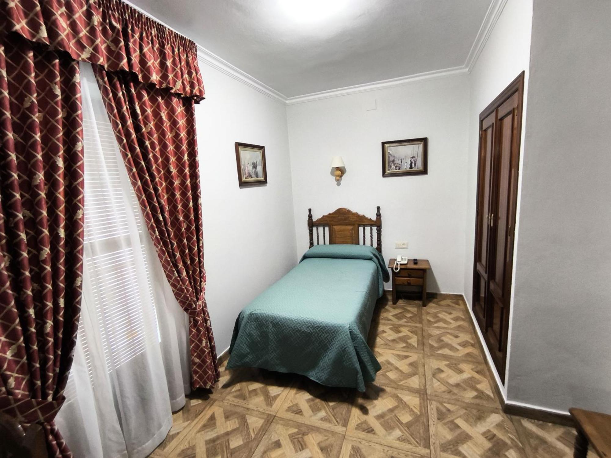 Hostal Bellido Montilla Exterior photo