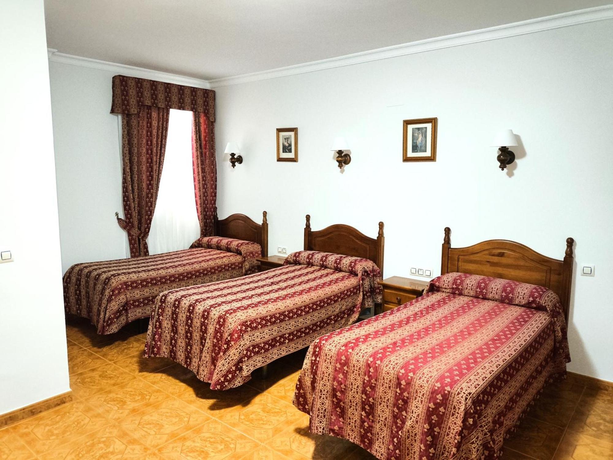 Hostal Bellido Montilla Exterior photo