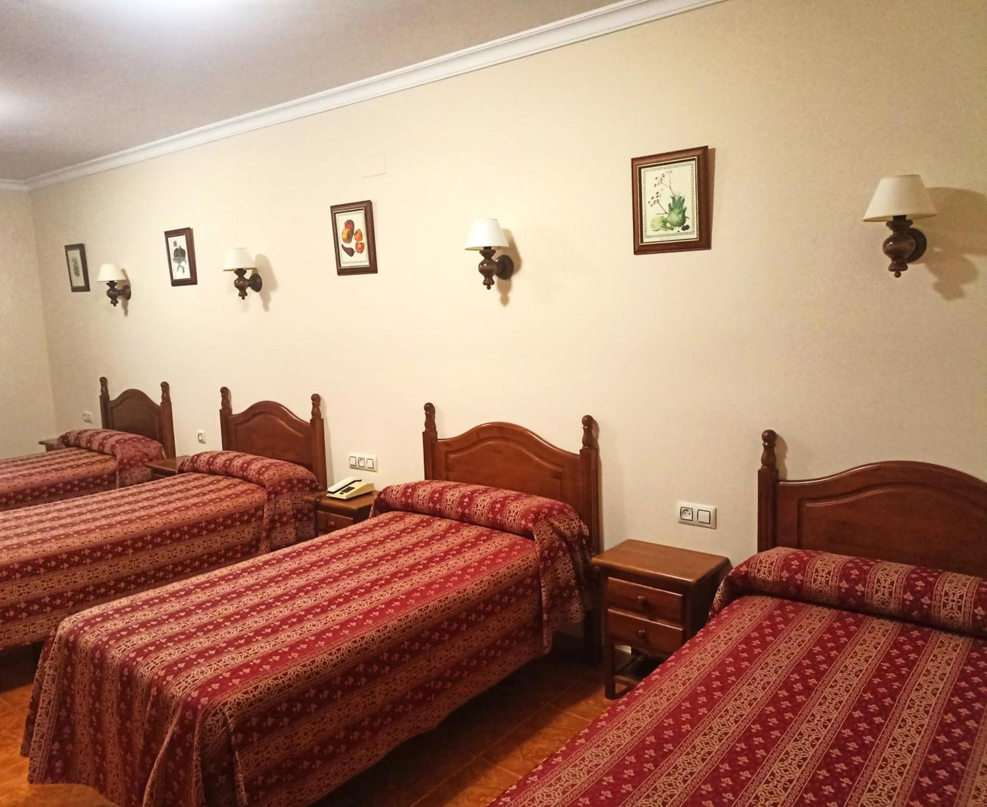 Hostal Bellido Montilla Exterior photo