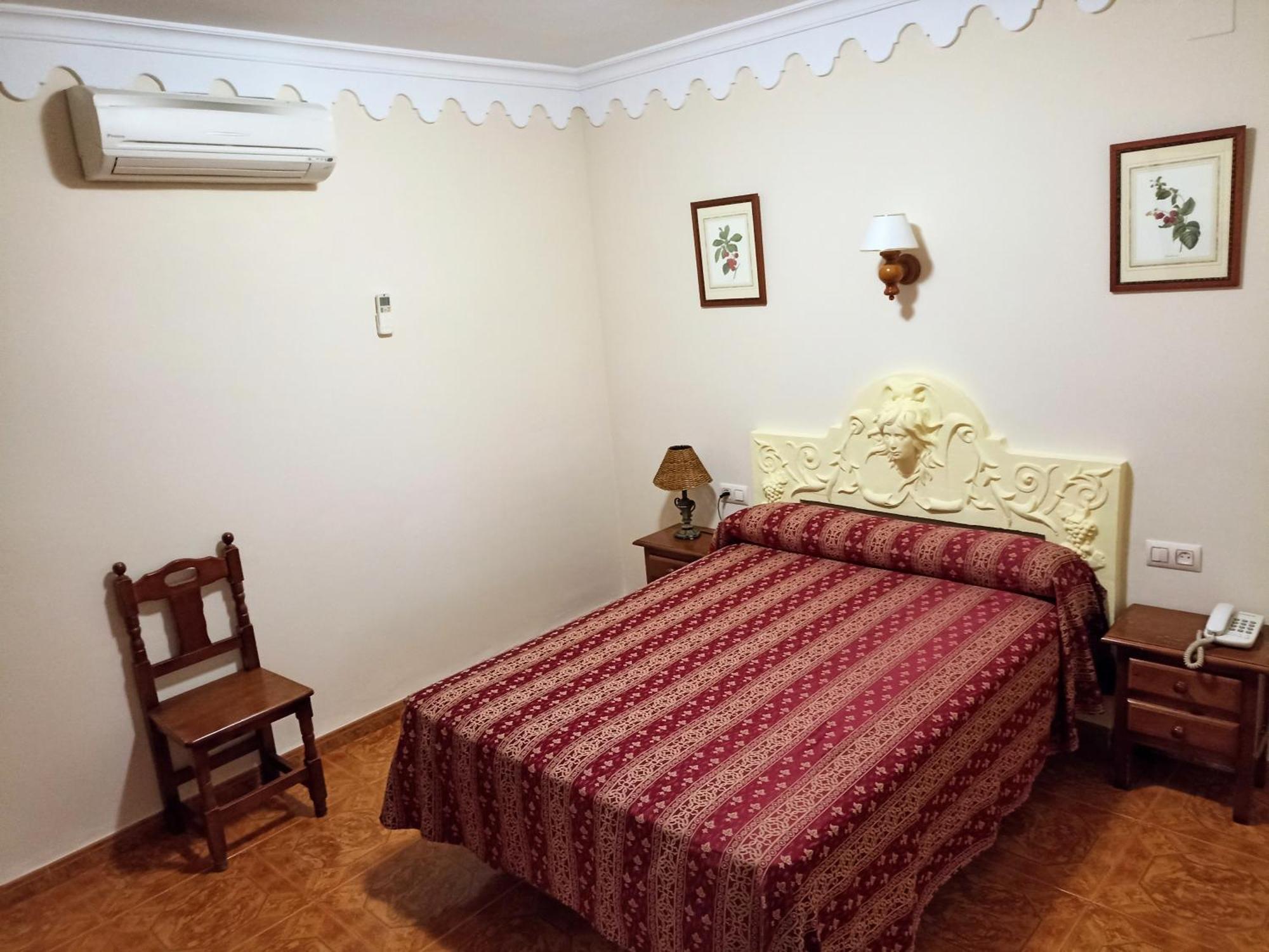 Hostal Bellido Montilla Exterior photo